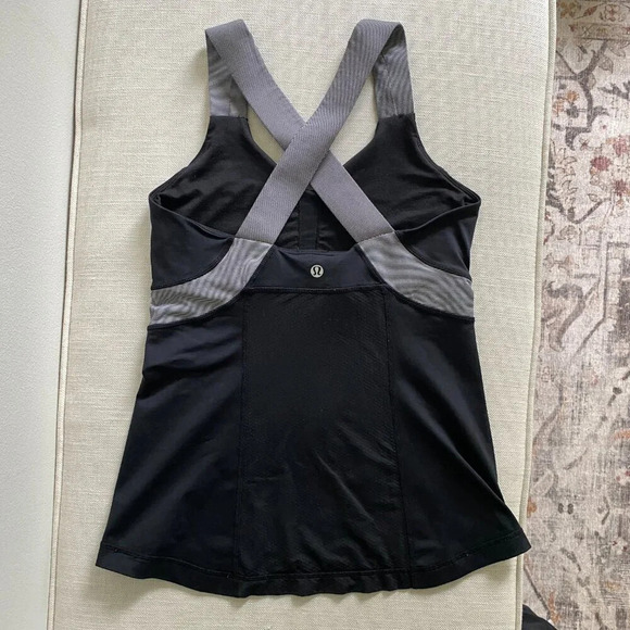 LULULEMON Vintage Black and Gray Push Your Limits Striped Tank Size 6 - Picture 3 of 11